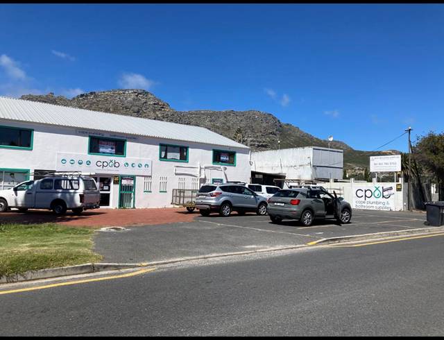 526M² WAREHOUSE RENTED IN RETREAT